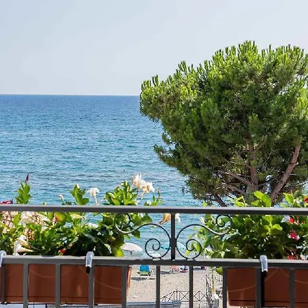 Harmonia Bed & Breakfast *